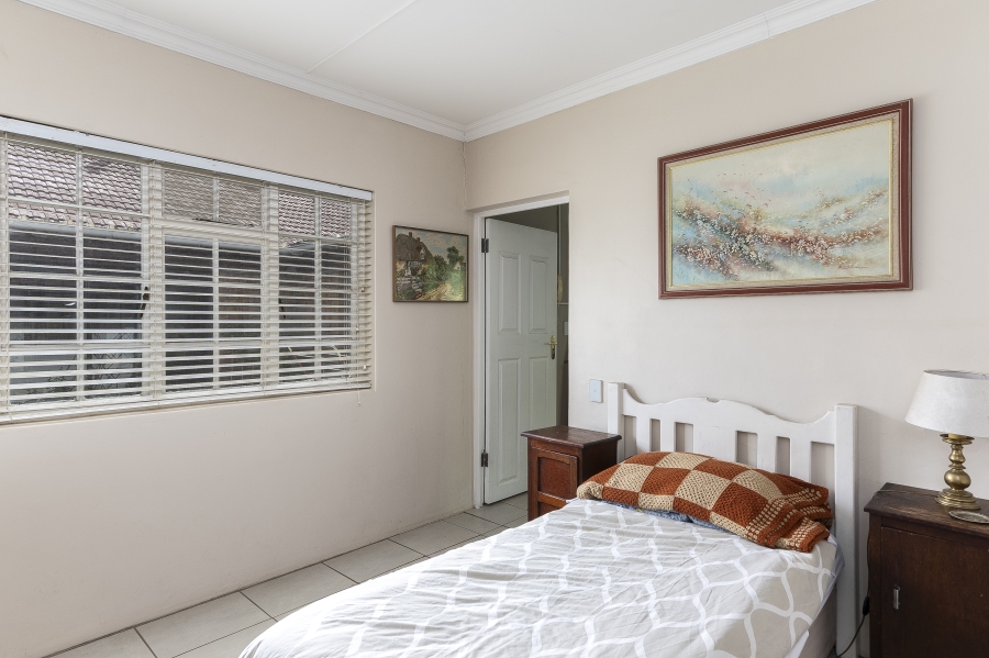 6 Bedroom Property for Sale in Morningside Western Cape